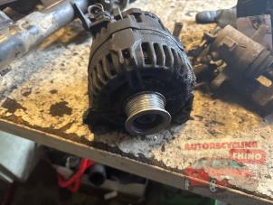 Gebruikte Dynamo Volkswagen Golf V (1K1) 1.4 FSI 16V Prijs € 40,00 Margeregeling aangeboden door Autorecycling Chino B.V.