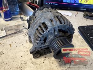 Gebruikte Dynamo Seat Leon (1M1) 1.6 16V Prijs € 35,00 Margeregeling aangeboden door Autorecycling Chino B.V.