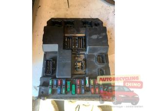 Gebruikte Zekeringkast Peugeot 307 (3A/C/D) 1.6 16V Prijs € 70,00 Margeregeling aangeboden door Autorecycling Chino B.V.