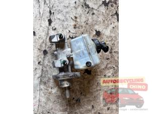 Gebruikte Hoofdremcilinder Dacia Logan MCV (KS) 1.6 16V Prijs € 25,00 Margeregeling aangeboden door Autorecycling Chino B.V.