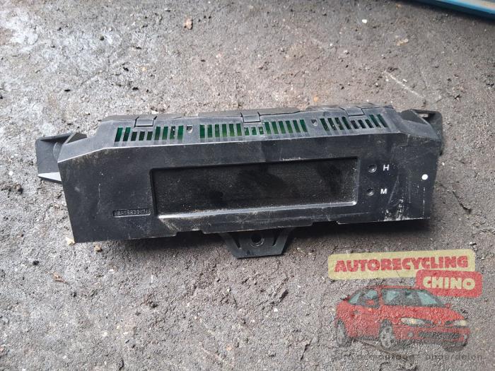 Display Interieur van een Renault Twingo (C06) 1.2 2002