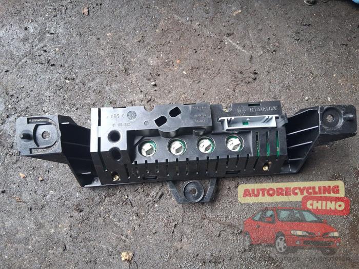 Display Interieur van een Renault Twingo (C06) 1.2 2002