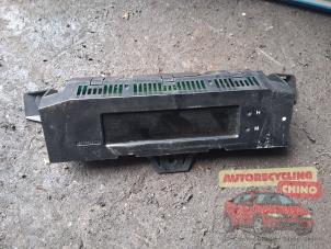 Gebruikte Display Interieur Renault Twingo (C06) 1.2 Prijs € 40,00 Margeregeling aangeboden door Autorecycling Chino B.V.