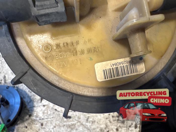 Gebruikte Tank element Pomp Mercedes Sprinter 3,5t (906.63) 309 CDI 16V Prijs € 60,00 Margeregeling aangeboden door Autorecycling Chino B.V.