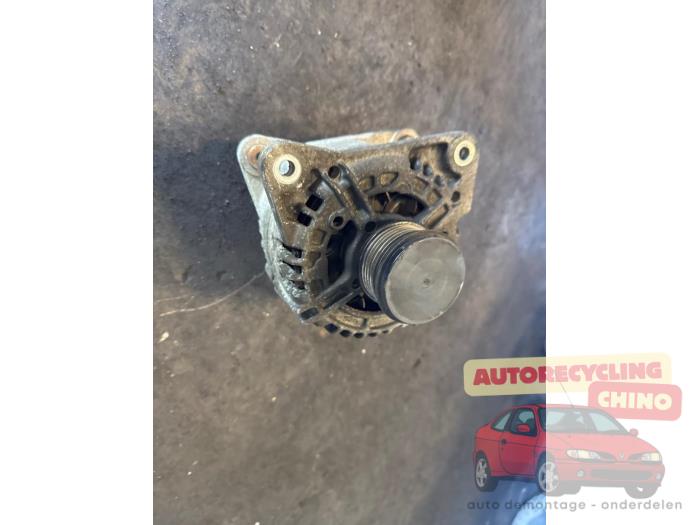 Gebruikte Dynamo Renault Twingo II (CN) 1.5 dCi 90 FAP Prijs € 30,00 Margeregeling aangeboden door Autorecycling Chino B.V.