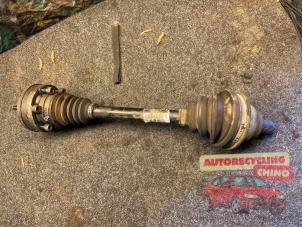 Gebruikte Aandrijfas links-voor Volkswagen Golf V (1K1) 1.4 GT 16V Prijs € 50,00 Margeregeling aangeboden door Autorecycling Chino B.V.