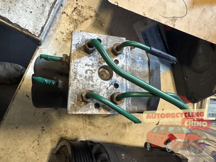 Gebruikte ABS Pomp Saab 9-5 (YS3E) 2.3t 16V Prijs € 75,00 Margeregeling aangeboden door Autorecycling Chino B.V.