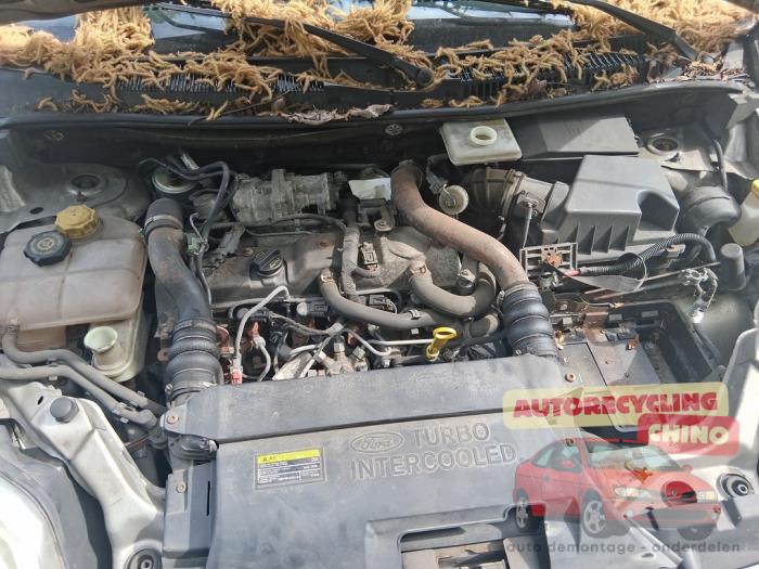 Motor van een Ford Transit Connect 1.8 TDCi 90 2010