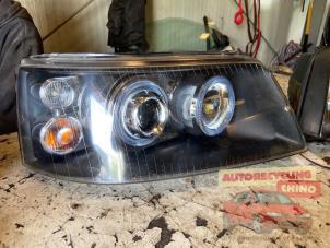 Gebruikte Koplampset links + rechts Volkswagen Transporter T5 1.9 TDi Prijs € 150,00 Margeregeling aangeboden door Autorecycling Chino B.V.