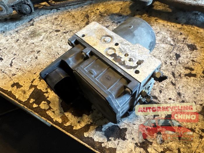 Gebruikte ABS Pomp Citroen C8 (EA/EB) 3.0 V6 24V Prijs € 75,00 Margeregeling aangeboden door Autorecycling Chino B.V.