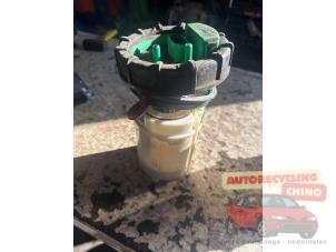 Gebruikte Tank element Pomp Volkswagen Polo IV (9N1/2/3) 1.4 FSI 16V Prijs € 35,00 Margeregeling aangeboden door Autorecycling Chino B.V.