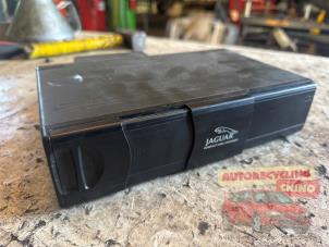 Gebruikte CD Wisselaar (diversen) Jaguar X-type 3.0 V6 24V Prijs € 200,00 Margeregeling aangeboden door Autorecycling Chino B.V.