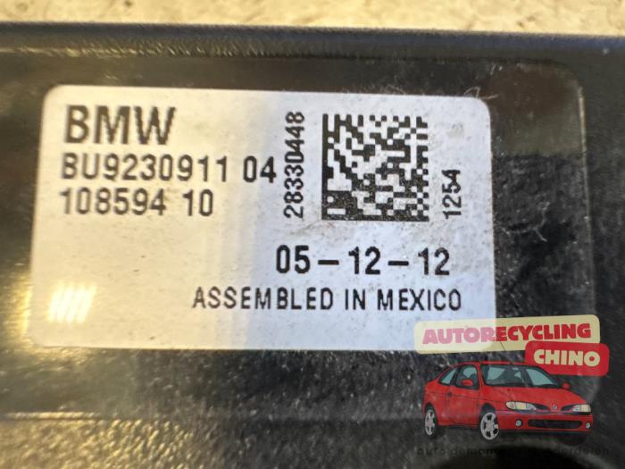 GPS Antenne van een BMW 5 serie Touring (F11) 520d 16V 2013