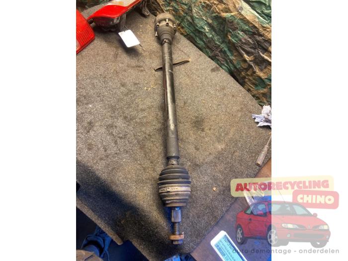 Gebruikte Aandrijfas rechts-voor Volkswagen Caddy III (2KA,2KH,2CA,2CH) 2.0 SDI Prijs € 35,00 Margeregeling aangeboden door Autorecycling Chino B.V.