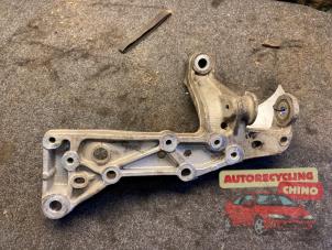 Gebruikte Draagarmsteun rechtsvoor Seat Altea (5P1) 1.2 TSI Prijs € 20,00 Margeregeling aangeboden door Autorecycling Chino B.V.