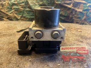 Gebruikte ABS Pomp Volkswagen Caddy III (2KA,2KH,2CA,2CH) 1.9 TDI Prijs € 45,00 Margeregeling aangeboden door Autorecycling Chino B.V.