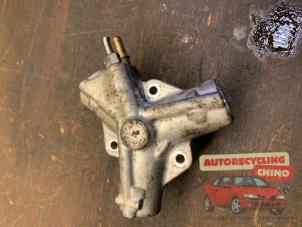 Gebruikte Hogedrukpomp Alfa Romeo 159 Sportwagon (939BX) 1.9 JTS 16V Prijs € 260,00 Margeregeling aangeboden door Autorecycling Chino B.V.