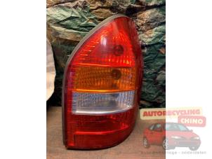 Gebruikte Achterlicht rechts Opel Zafira (F75) 2.2 DTI 16V Prijs € 25,00 Margeregeling aangeboden door Autorecycling Chino B.V.