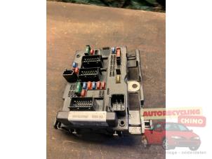 Gebruikte Zekeringkast Peugeot 206 CC (2D) 2.0 16V Prijs € 75,00 Margeregeling aangeboden door Autorecycling Chino B.V.