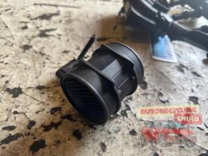 Gebruikte Luchtmassameter Opel Zafira (M75) 2.2 16V Direct Ecotec Prijs € 50,00 Margeregeling aangeboden door Autorecycling Chino B.V.