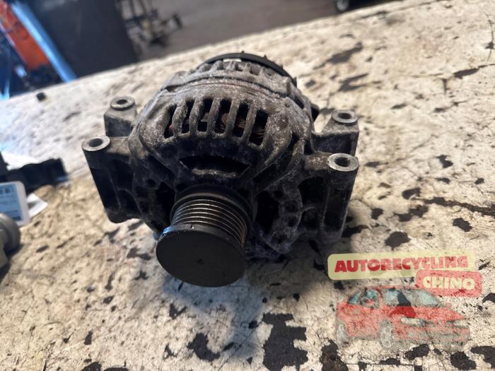 Gebruikte Alternator Mercedes Vito (639.6) 2.2 109 CDI 16V Prijs € 50,00 Margeregeling aangeboden door Autorecycling Chino B.V.
