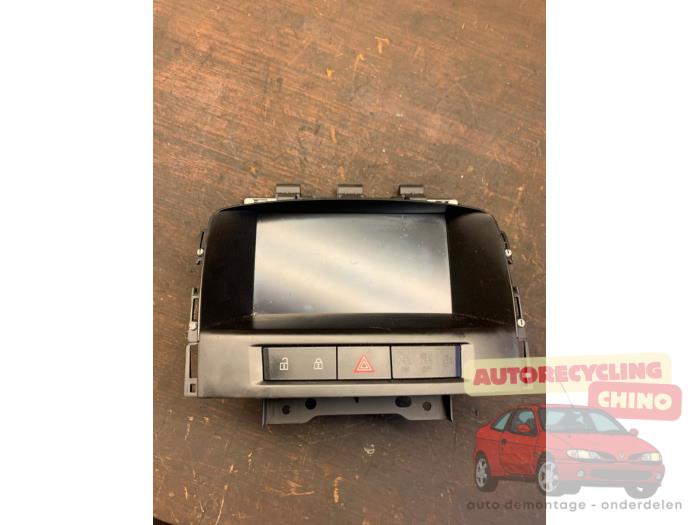 Gebruikte Display Interieur Opel Astra J Sports Tourer (PD8/PE8/PF8) 2.0 CDTI 16V 165 Prijs € 170,00 Margeregeling aangeboden door Autorecycling Chino B.V.