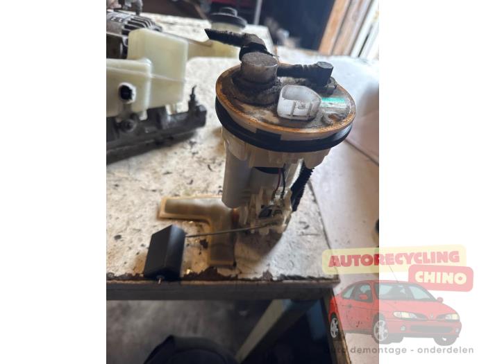 Gebruikte Tank element Pomp Toyota Corolla Verso (E12) 1.8 16V VVT-i Prijs € 35,00 Margeregeling aangeboden door Autorecycling Chino B.V.