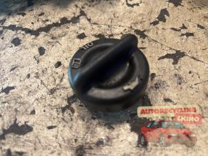 Gebruikte Oliedop Opel Astra J Sports Tourer (PD8/PE8/PF8) 2.0 CDTI 16V 165 Prijs € 20,00 Margeregeling aangeboden door Autorecycling Chino B.V.