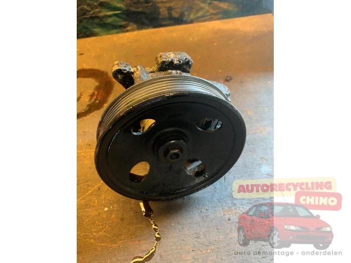 Gebruikte Pomp Servo Mercedes E (W210) 3.2 E-320 V6 18V Prijs € 50,00 Margeregeling aangeboden door Autorecycling Chino B.V.