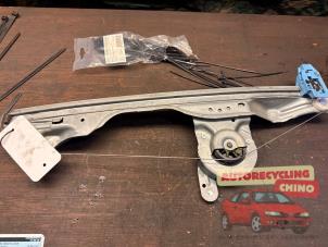 Gebruikte Raammechaniek 4Deurs rechts-voor Renault Modus/Grand Modus (JP) 1.5 dCi 105 FAP Prijs € 40,00 Margeregeling aangeboden door Autorecycling Chino B.V.