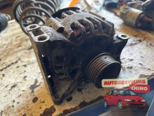 Gebruikte Dynamo Mercedes A (W169) 1.5 A-150 5-Drs. Prijs € 50,00 Margeregeling aangeboden door Autorecycling Chino B.V.