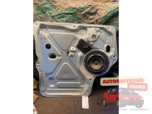 Gebruikte Ruitmechaniek 2Deurs links-voor Volkswagen Transporter T5 1.9 TDi Prijs € 50,00 Margeregeling aangeboden door Autorecycling Chino B.V.
