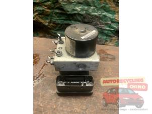 Gebruikte ABS Pomp Volkswagen Caddy III (2KA,2KH,2CA,2CH) 1.9 TDI Prijs € 120,00 Margeregeling aangeboden door Autorecycling Chino B.V.