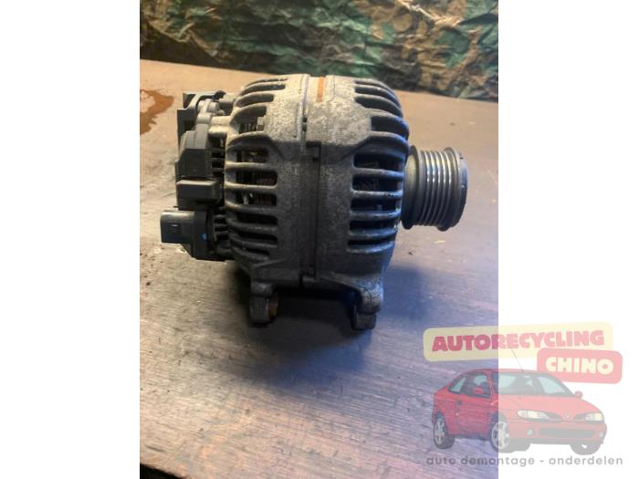 Gebruikte Dynamo Volkswagen Caddy III (2KA,2KH,2CA,2CH) 1.9 TDI Prijs € 40,00 Margeregeling aangeboden door Autorecycling Chino B.V.