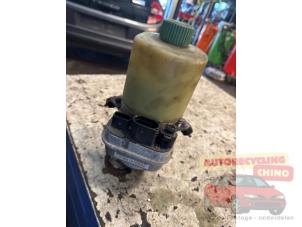 Gebruikte Servopomp Volkswagen Polo V (6R) 1.4 16V Prijs € 125,00 Margeregeling aangeboden door Autorecycling Chino B.V.