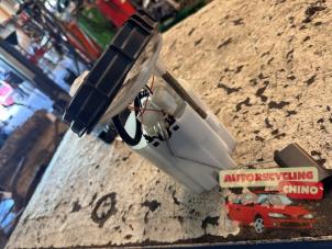 Gebruikte Tank element Pomp Renault Twingo III (AH) 1.0 SCe 70 12V Prijs € 45,00 Margeregeling aangeboden door Autorecycling Chino B.V.