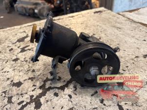 Gebruikte Pomp Servo Subaru Forester (SF) 2.0 16V Prijs € 45,00 Margeregeling aangeboden door Autorecycling Chino B.V.