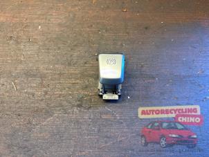 Gebruikte Schakelaar handrem Mercedes GLC Coupé AMG (C253) 3.0 43 AMG V6 Turbo 4-Matic Prijs € 15,00 Margeregeling aangeboden door Autorecycling Chino B.V.