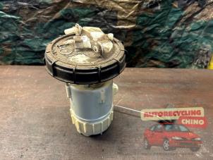 Gebruikte Benzinepomp Renault Scénic II (JM) 2.0 16V Prijs € 40,00 Margeregeling aangeboden door Autorecycling Chino B.V.