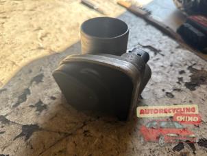 Gebruikte Gasklephuis Renault Scénic II (JM) 2.0 16V Prijs € 40,00 Margeregeling aangeboden door Autorecycling Chino B.V.