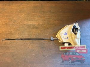 Gebruikte Deurslot Mechaniek 4Deurs links-achter Volkswagen Golf V (1K1) 1.4 TSI 122 16V Prijs € 35,00 Margeregeling aangeboden door Autorecycling Chino B.V.