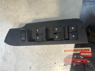 Gebruikte Ruit schakelaar elektrisch Chevrolet Captiva (C100) 3.2 V6 24V 4x4 Prijs € 50,00 Margeregeling aangeboden door Autorecycling Chino B.V.