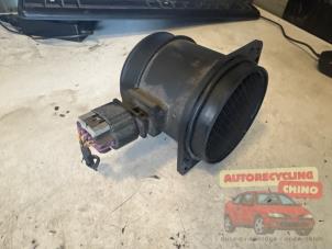 Gebruikte Luchtmassameter Chevrolet Captiva (C100) 3.2 V6 24V 4x4 Prijs € 35,00 Margeregeling aangeboden door Autorecycling Chino B.V.