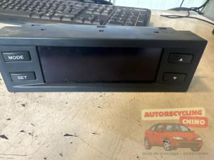 Gebruikte Display Interieur Chevrolet Captiva (C100) 3.2 V6 24V 4x4 Prijs € 45,00 Margeregeling aangeboden door Autorecycling Chino B.V.