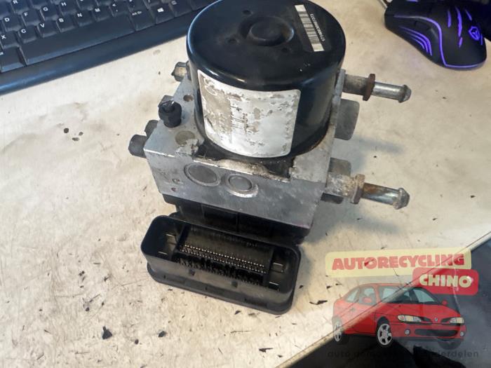 Gebruikte ABS Pomp Chevrolet Captiva (C100) 3.2 V6 24V 4x4 Prijs € 175,00 Margeregeling aangeboden door Autorecycling Chino B.V.