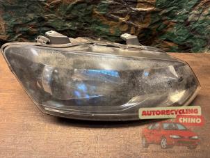Gebruikte Koplamp rechts Volkswagen Polo V (6R) 1.2 TDI 12V BlueMotion Prijs € 55,00 Margeregeling aangeboden door Autorecycling Chino B.V.