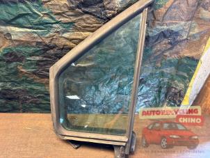 Gebruikte Ruit Driehoek links-voor Ford Transit Courier 1.5 TDCi 75 Prijs € 35,00 Margeregeling aangeboden door Autorecycling Chino B.V.