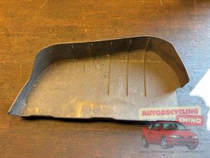 Gebruikte Beschermplaat bodem Ford Transit Courier 1.5 TDCi 75 Prijs € 25,00 Margeregeling aangeboden door Autorecycling Chino B.V.