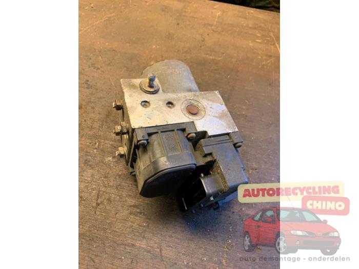 Gebruikte ABS Pomp Mitsubishi Carisma 1.6i 16V Prijs € 50,00 Margeregeling aangeboden door Autorecycling Chino B.V.