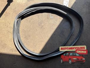 Gebruikte Deurrubber 2Deurs rechts Ford Transit Courier 1.5 TDCi 75 Prijs € 30,00 Margeregeling aangeboden door Autorecycling Chino B.V.